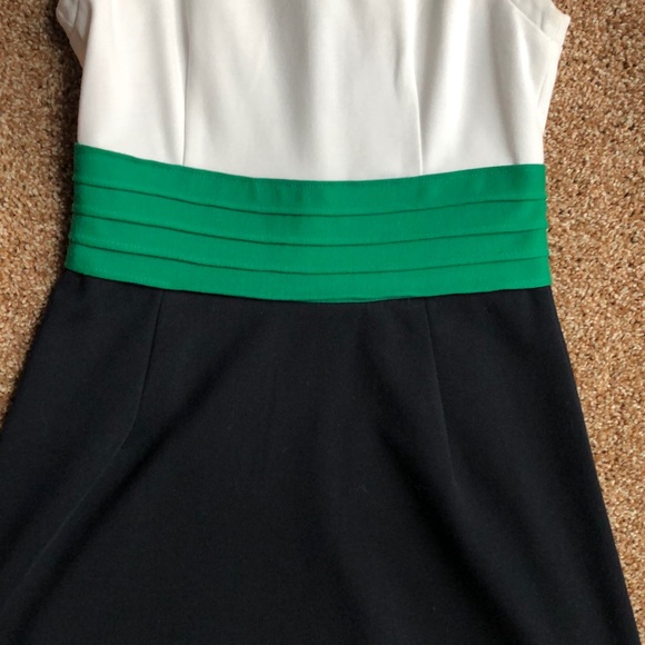 Classic color block dress - Picture 4 of 4